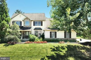 2415 EMIRAY CT, York, PA 17403