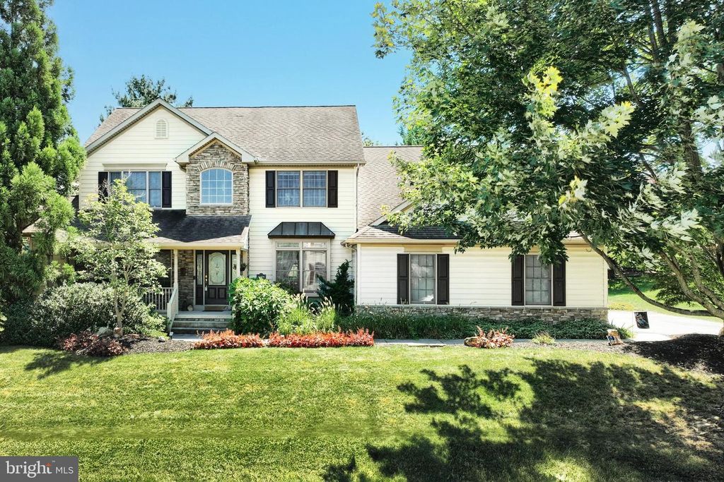 2415 EMIRAY CT, York, PA 17403