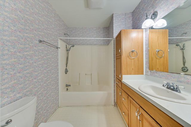 306 Garwood ST, Smithville, TX 78957