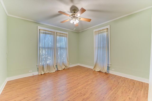 306 Garwood ST, Smithville, TX 78957