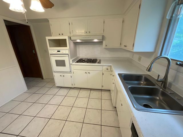 69 Langer Circle, West Saint Paul, MN 55118