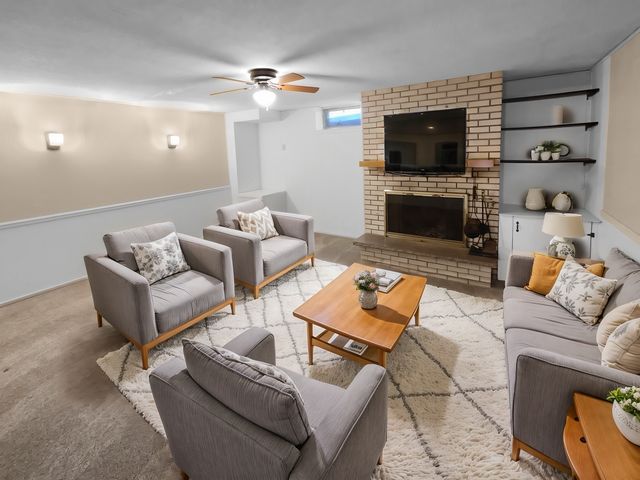 69 Langer Circle, West Saint Paul, MN 55118