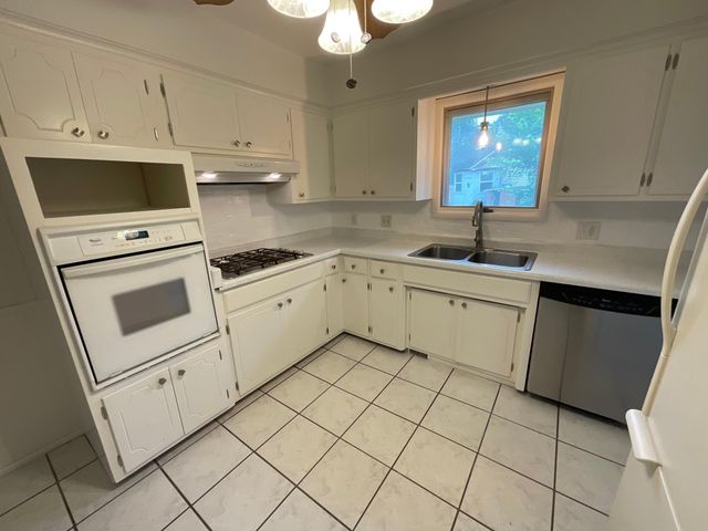 69 Langer Circle, West Saint Paul, MN 55118