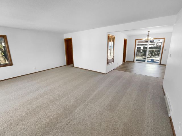 69 Langer Circle, West Saint Paul, MN 55118