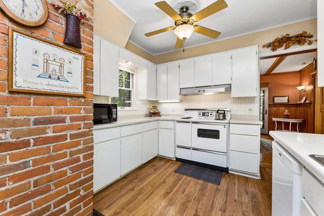 218 14th STREET S, La Crosse, WI 54601