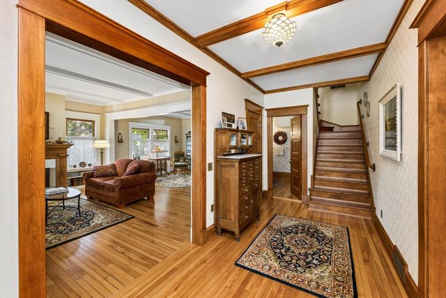 218 14th STREET S, La Crosse, WI 54601