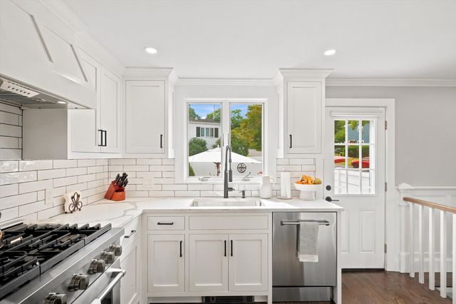60 Hobson St, Saugus, MA 01906
