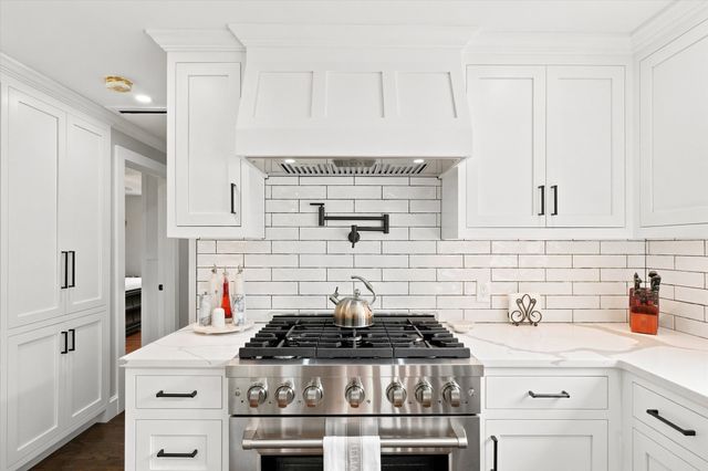 60 Hobson St, Saugus, MA 01906