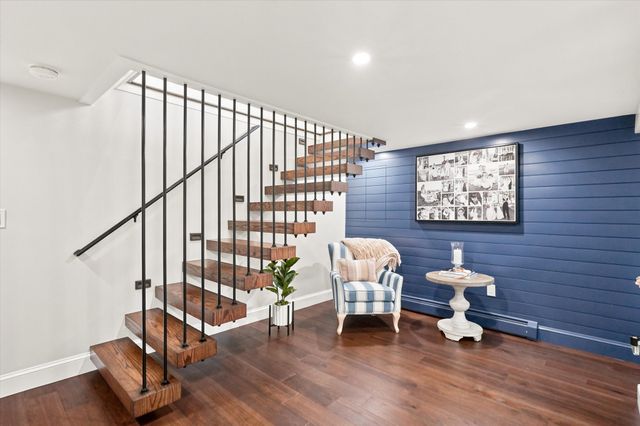60 Hobson St, Saugus, MA 01906