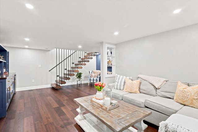 60 Hobson St, Saugus, MA 01906
