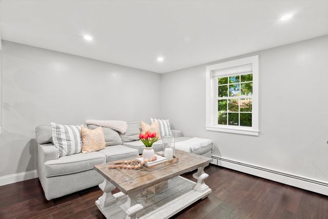 60 Hobson St, Saugus, MA 01906