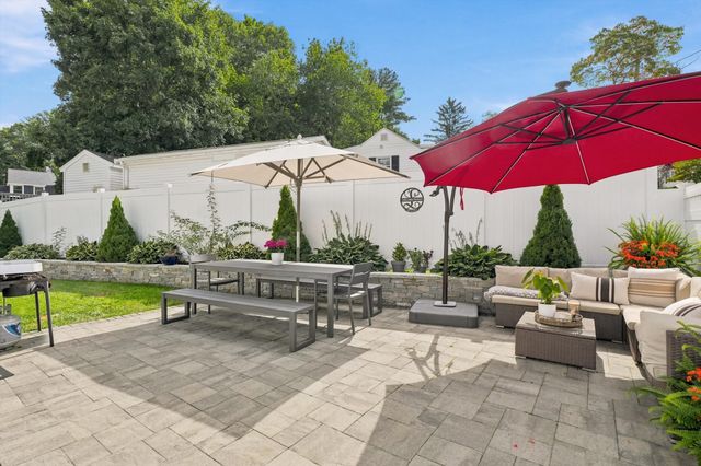 60 Hobson St, Saugus, MA 01906