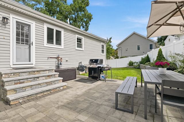 60 Hobson St, Saugus, MA 01906