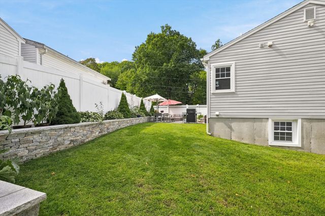 60 Hobson St, Saugus, MA 01906