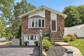 60 Hobson St, Saugus, MA 01906