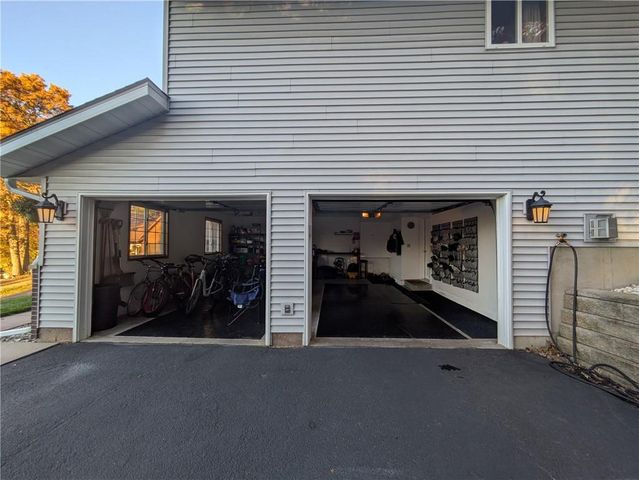 3521 Leslie Lane, Eau Claire, WI 54703