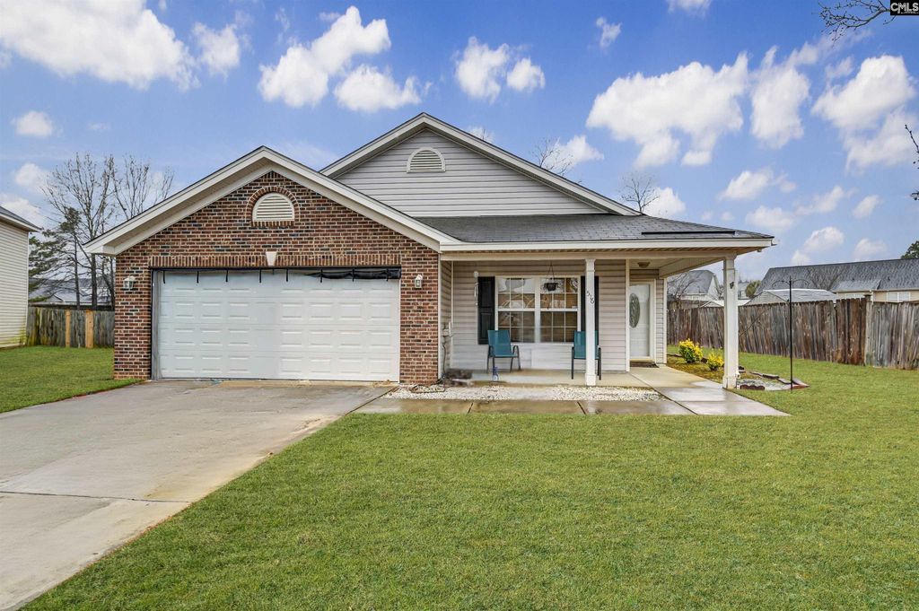516 S Summers Way, Hopkins, SC 29061