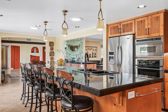 46490 Desert Lily Drive, Palm Desert, CA 92260