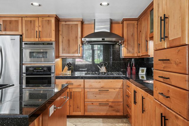 46490 Desert Lily Drive, Palm Desert, CA 92260