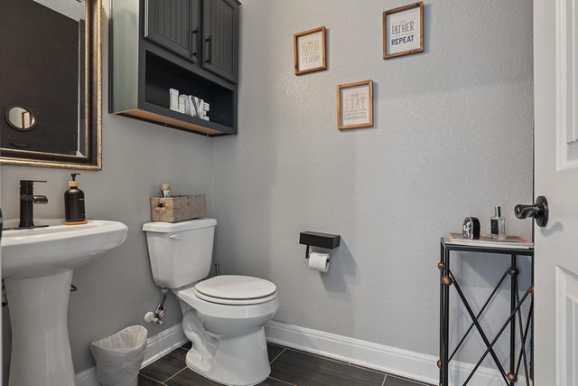 620 Lady Swiss LN 51, Hutto, TX 78634