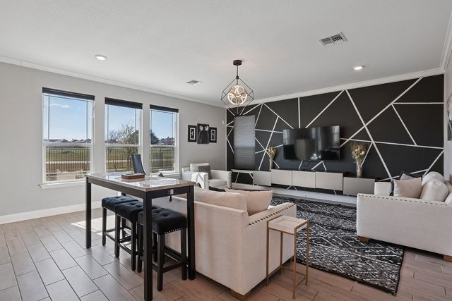 620 Lady Swiss LN 51, Hutto, TX 78634