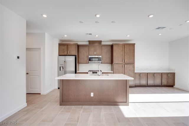 11935 Angle Cliff Avenue, Las Vegas, NV 89138