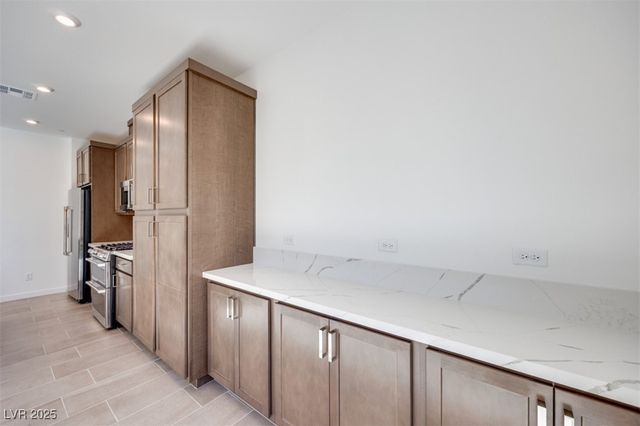 11935 Angle Cliff Avenue, Las Vegas, NV 89138