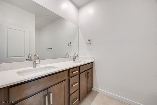 11935 Angle Cliff Avenue, Las Vegas, NV 89138