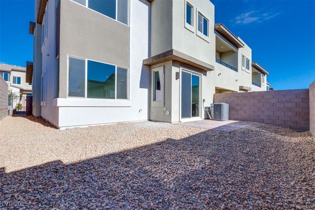 11935 Angle Cliff Avenue, Las Vegas, NV 89138