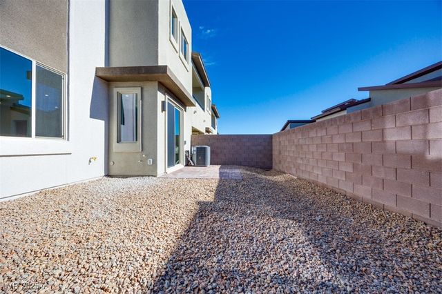 11935 Angle Cliff Avenue, Las Vegas, NV 89138