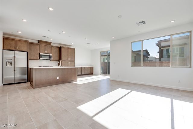 11935 Angle Cliff Avenue, Las Vegas, NV 89138