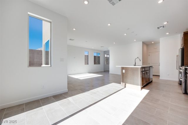 11935 Angle Cliff Avenue, Las Vegas, NV 89138