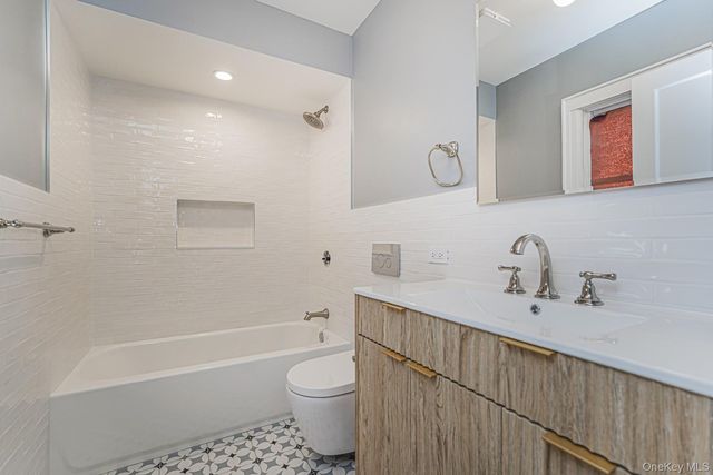 332 Willowbrook, Staten Island, NY 10314