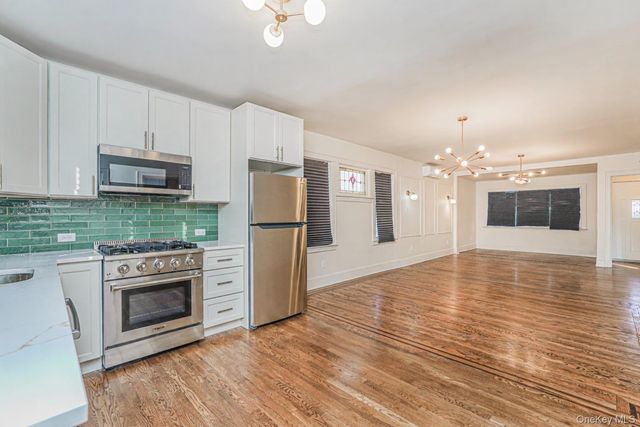 332 Willowbrook, Staten Island, NY 10314