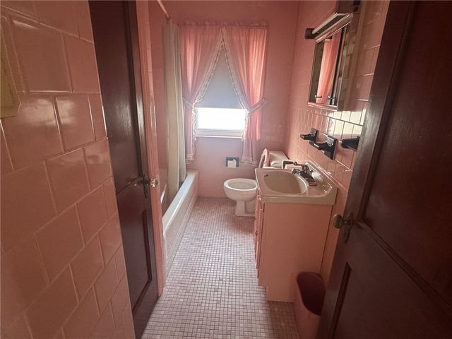 26 Callender Avenue, East Providence, RI 02914