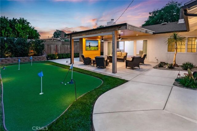 7741 Variel Avenue, Canoga Park, CA 91304