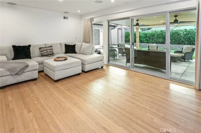 7741 Variel Avenue, Canoga Park, CA 91304