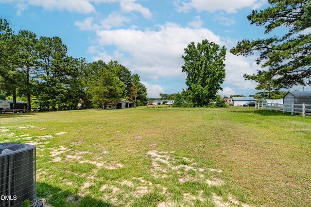 108 Storey Acres Road, Spring Lake, NC 28390
