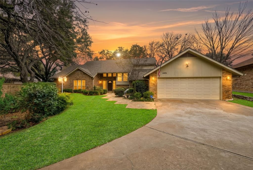 4424 Westridge Avenue, Fort Worth, TX 76116