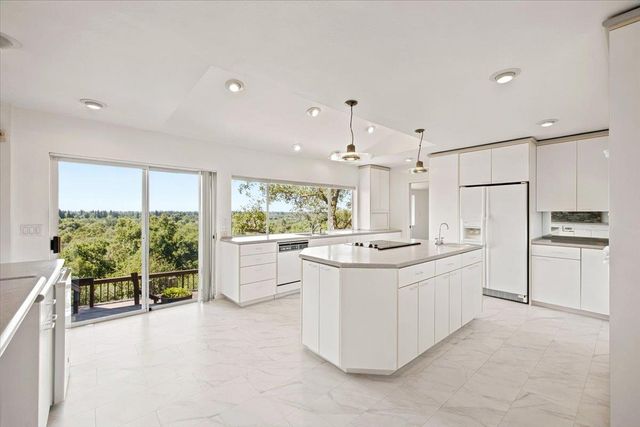 3941 Orangewood Dr, Fair Oaks, CA 95628