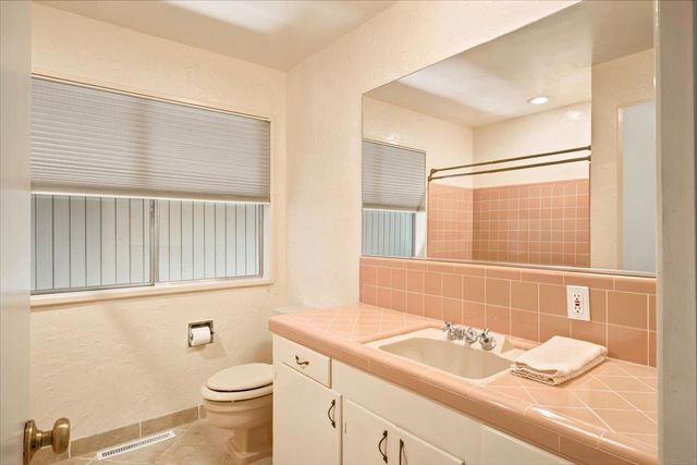 3941 Orangewood Dr, Fair Oaks, CA 95628