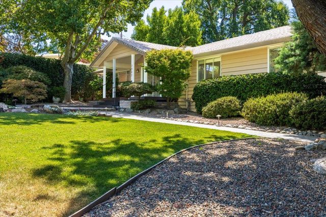 3941 Orangewood Dr, Fair Oaks, CA 95628