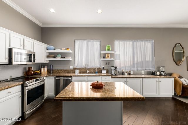 1865 S MORRISON Lane, Gilbert, AZ 85295