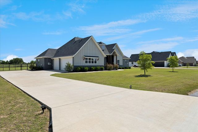 112 Friendship Way, Boyd, TX 76023