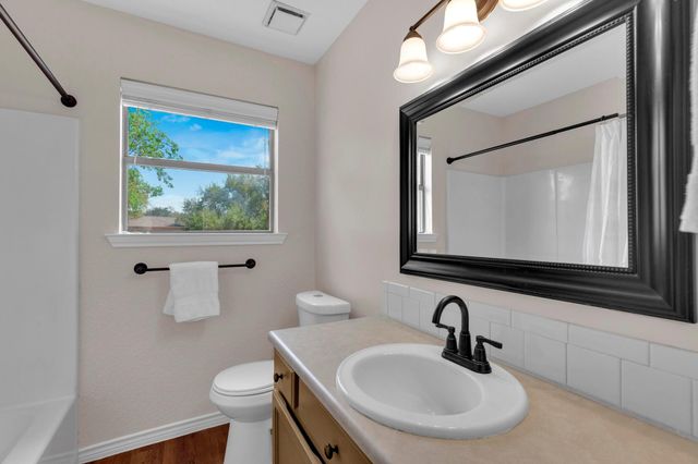 7902 Bar K Ranch RD, Lago Vista, TX 78645