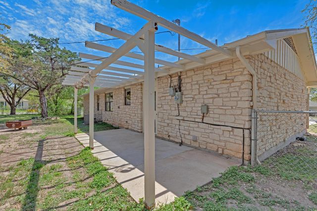 7902 Bar K Ranch RD, Lago Vista, TX 78645