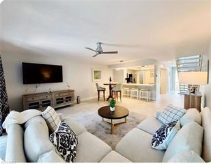 800 Meadowland DR N, Naples, FL 34108