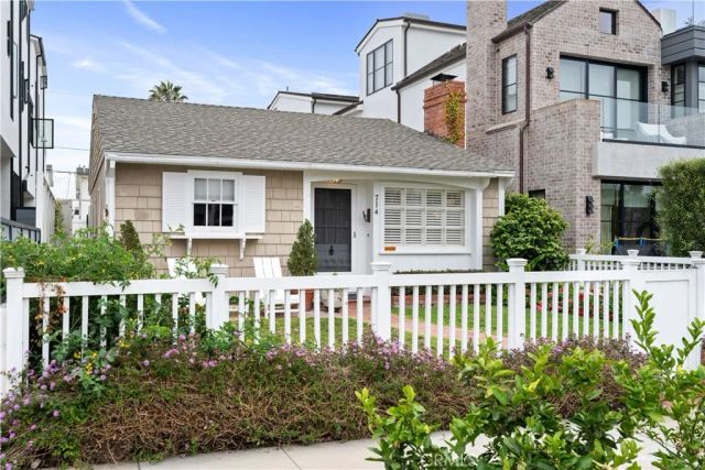 714 Heliotrope, Corona Del Mar, CA 92625
