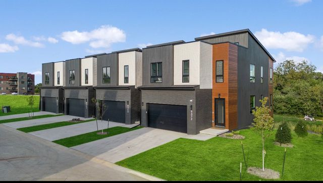 9360 Brooks Place, Norwalk, IA 50211