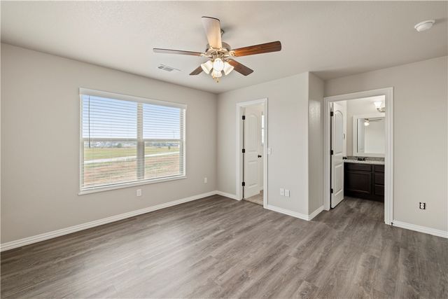 393A Via Siena Avenue, Springdale, AR 72762